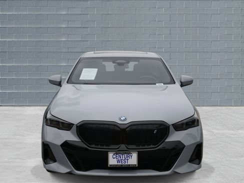 Used 2025 BMW i5 eDrive40i w/ M Sport Package image 2