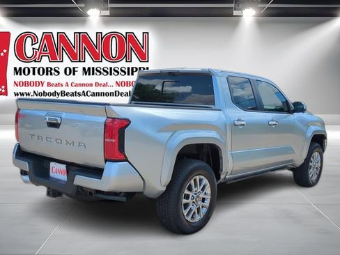 Used 2024 Toyota Tacoma Limited w/ Limited Package (LT) AWD/4WD image 5