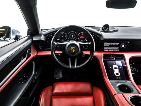 Used 2022 Porsche Taycan image 6