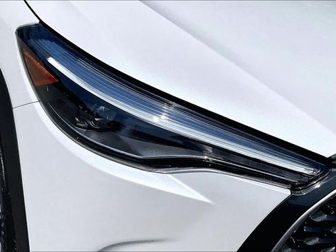 Used 2023 Toyota Corolla Cross XLE FWD image 28
