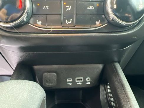 Used 2023 Chevrolet TrailBlazer LT FWD image 26