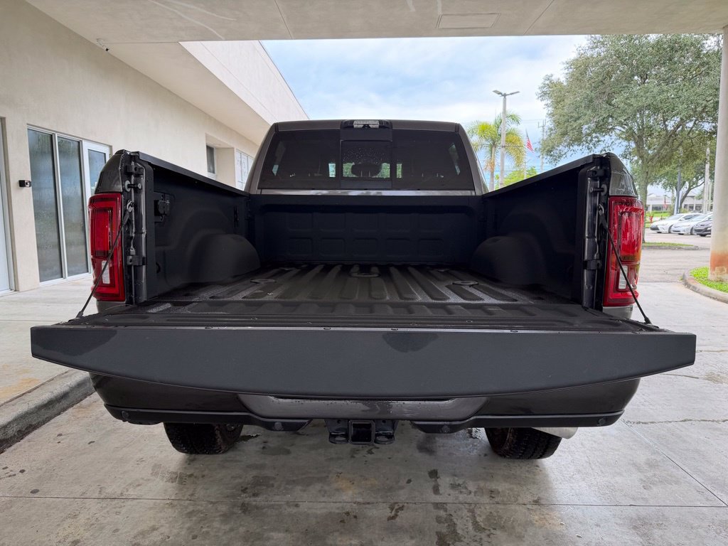Used 2025 RAM 2500 Laramie AWD/4WD image 38