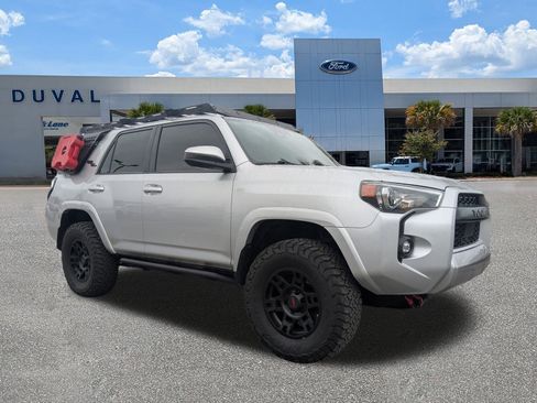 Used 2021 Toyota 4Runner TRD Off-Road image 2