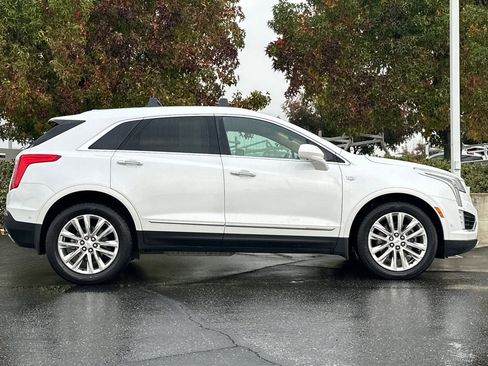 Used 2019 Cadillac XT5 Platinum image 3