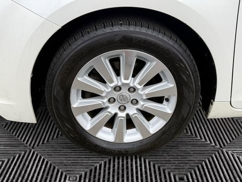Used 2015 Toyota Sienna XLE AWD/4WD image 14