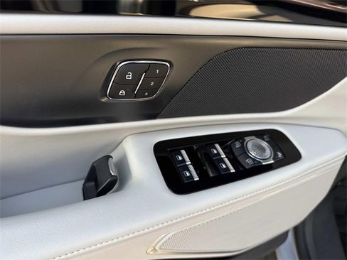 New 2026 Lincoln Nautilus Premier image 18