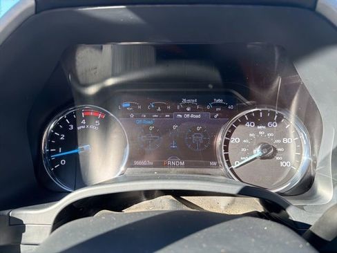 Certified 2022 Ford F250 Lariat w/ Black Appearance Package image 54