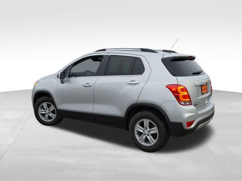 Used 2019 Chevrolet Trax LT w/ LT Convenience Package image 8