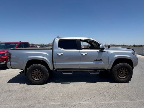 Used 2021 Toyota Tacoma TRD Sport AWD/4WD image 3