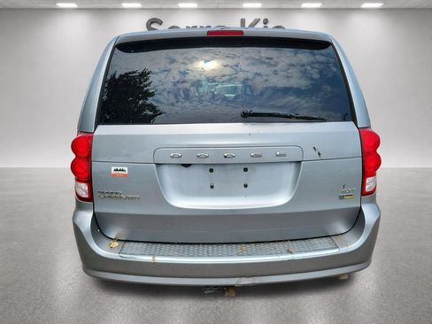 Used 2019 Dodge Grand Caravan SXT FWD image 4