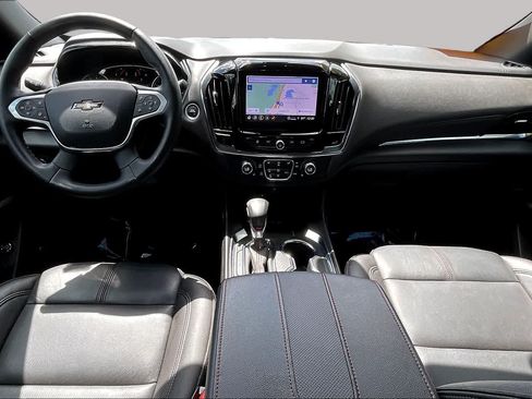 Used 2023 Chevrolet Traverse RS FWD image 15
