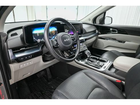 Used 2022 Kia Carnival SX Prestige image 37