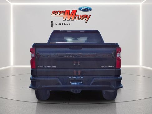Used 2020 Chevrolet Silverado 1500 Custom w/ Custom Value Package AWD/4WD image 6