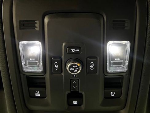 Used 2025 Chevrolet Tahoe High Country AWD/4WD image 41