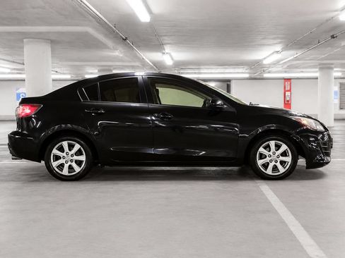 Used 2011 MAZDA MAZDA3 i Touring FWD image 16