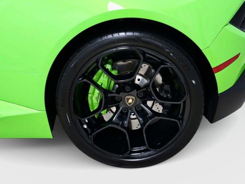 Used 2018 Lamborghini Huracan LP 580-2 RWD image 9