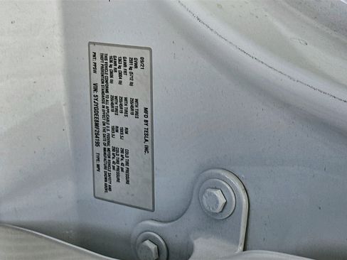 Used 2021 Tesla Model Y Long Range AWD/4WD image 12