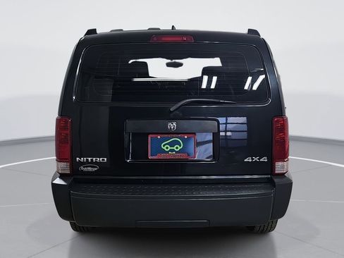 Used 2008 Dodge Nitro SXT image 9