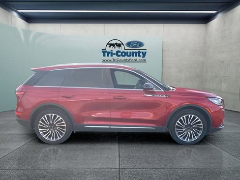 Used 2022 Lincoln Corsair Reserve w/ Elements Package image 8