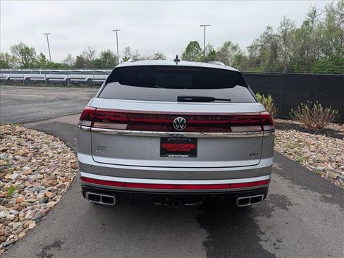 Used 2024 Volkswagen Atlas Cross Sport SEL R-Line image 4