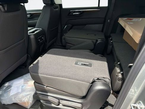 New 2026 Chevrolet Suburban High Country AWD/4WD image 12