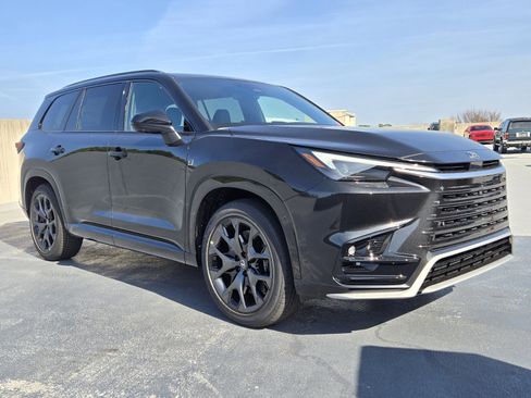 New 2026 Lexus TX 500h AWD image 10