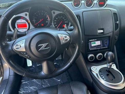 Used 2009 Nissan 370Z Touring image 17