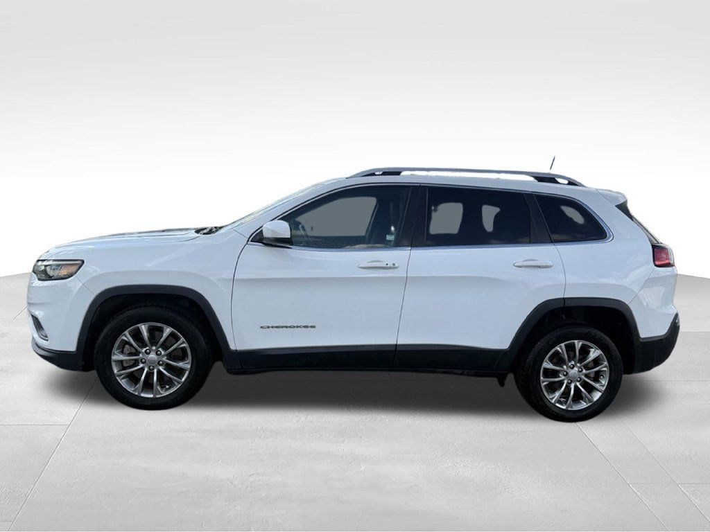 Used 2021 Jeep Cherokee Latitude Plus w/ Sun & Sound Group FWD image 2