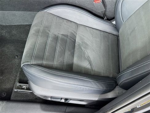 Used 2025 Mitsubishi Outlander SE image 21