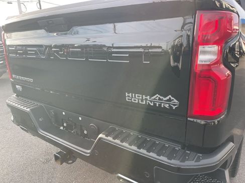 Used 2019 Chevrolet Silverado 1500 High Country w/ Technology Package image 33