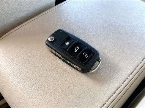 Used 2016 Volkswagen Passat 1.8T SE image 14