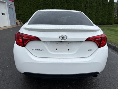 Used 2018 Toyota Corolla SE w/ Carpet Mat Package (TMS) FWD image 4
