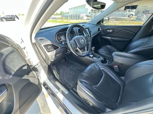 Used 2019 Jeep Cherokee Limited FWD image 10