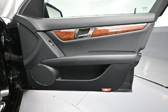 Used 2011 Mercedes-Benz C 300 4MATIC Sedan image 35