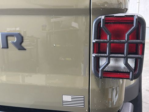 Used 2025 Jeep Gladiator Sport AWD/4WD image 17