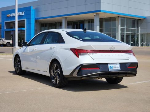 Used 2024 Hyundai Elantra Limited image 6