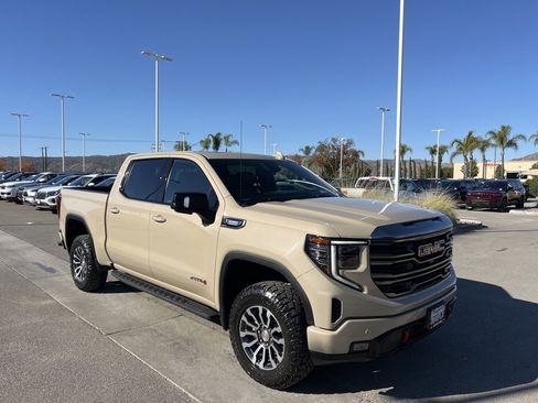 Used 2022 GMC Sierra 1500 AT4 w/ AT4 Premium Package image 2