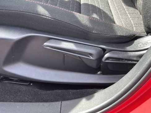 Used 2025 Honda HR-V Sport image 18