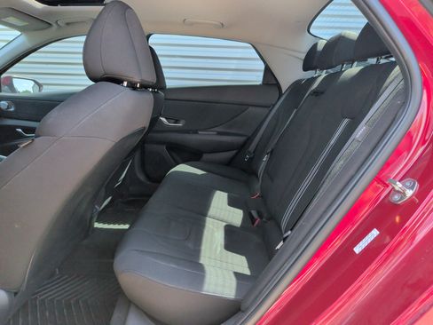 Used 2024 Hyundai Elantra SEL w/ Convenience Package FWD image 31