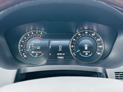 Used 2017 Ford Explorer Platinum image 22