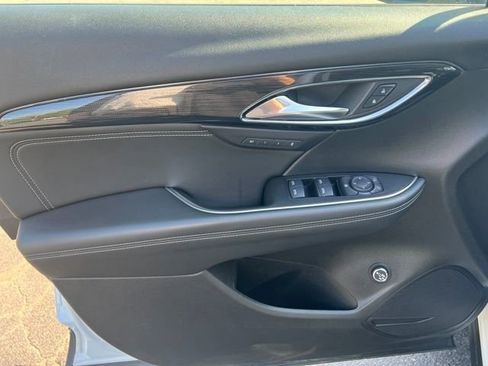 Used 2023 Buick Envision Essence image 18