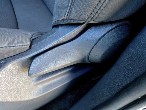 Used 2022 Toyota Tundra SR5 w/ SR5 Convenience Package image 25