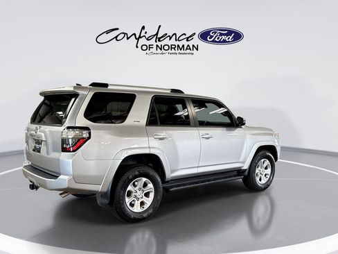 Used 2022 Toyota 4Runner SR5 Premium AWD/4WD image 9
