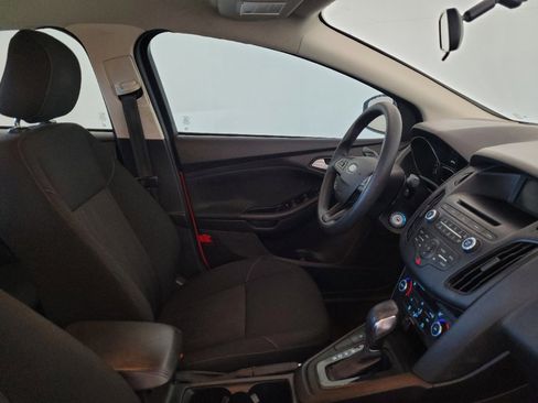 Used 2017 Ford Focus SE FWD image 21