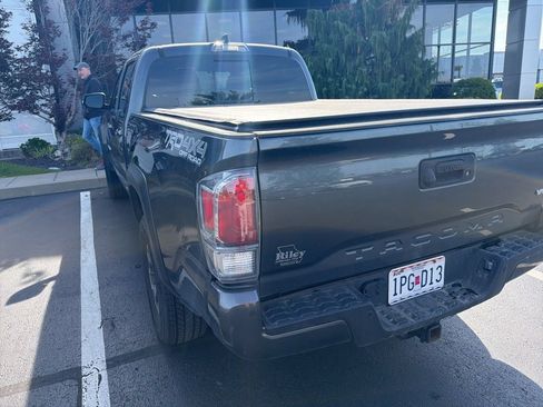 Used 2021 Toyota Tacoma TRD Off-Road w/ Technology Package AWD/4WD image 7