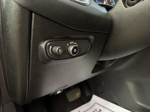 Used 2019 Chevrolet Equinox LT image 21