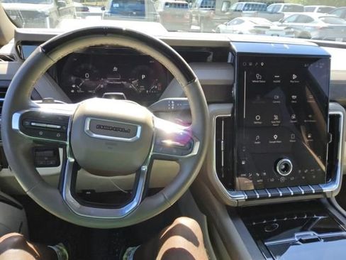 Used 2025 GMC Yukon Denali w/ Denali Reserve Package AWD/4WD image 7