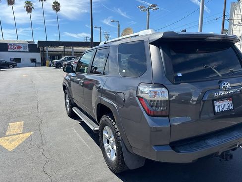 Used 2016 Toyota 4Runner SR5 AWD/4WD image 6