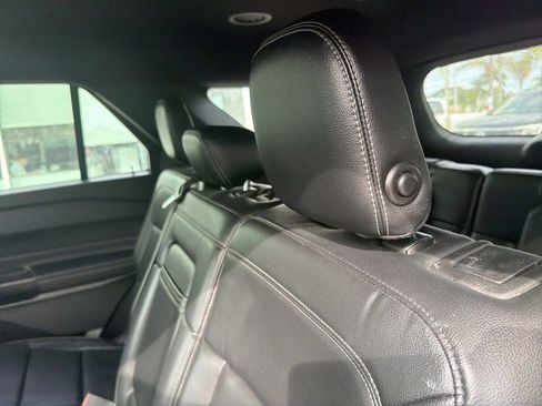 Used 2020 Ford Explorer XLT w/ Equipment Group 202A image 11