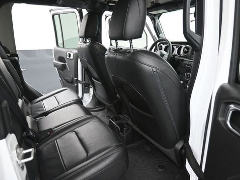 Used 2023 Jeep Gladiator Sport AWD/4WD image 12
